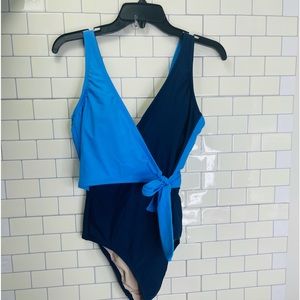 Swimsuit L